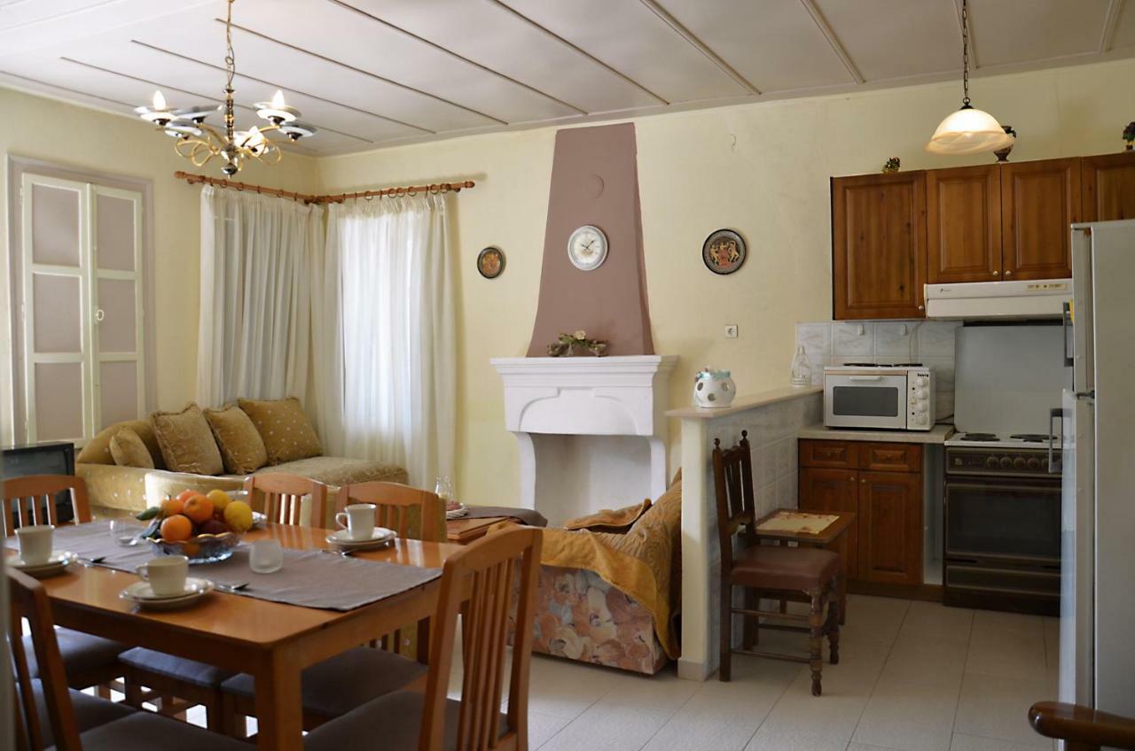 Villa Stam House à Leonídion Extérieur photo